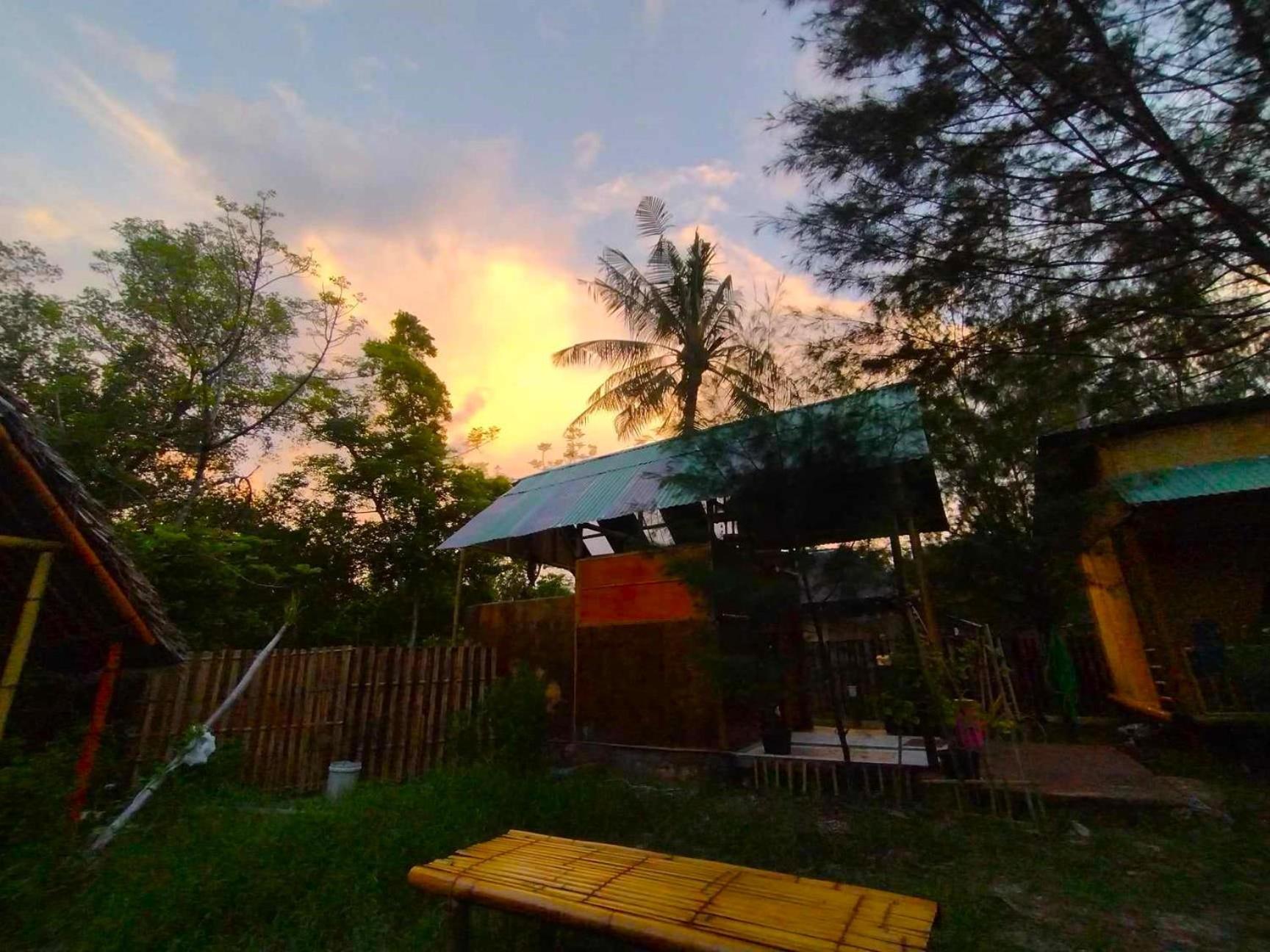 Uncle Hippie'S Dream Hostel Gili Meno Exterior photo